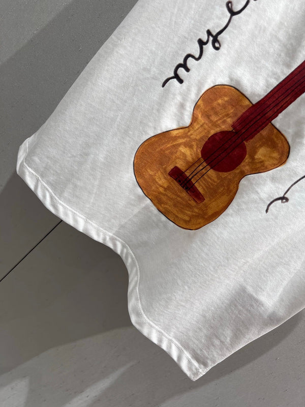 Gucci 25 Cartoon Guitar Print T-shirt a maniche corte in cotone bianco 215699