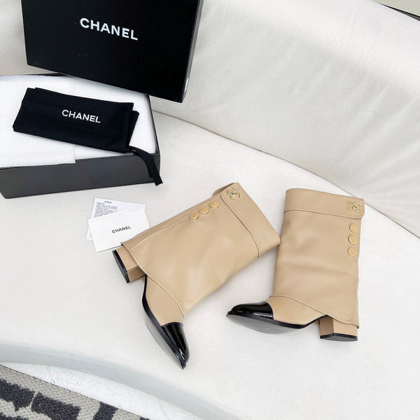 CC SHORT BOOTS 55 MM IN BEIGE CREAM LAMBSKIN WITH GOLD HARDWARE