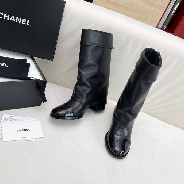 CC SHORT BOOTS 55 MM IN BLACK LAMBSKIN WITH GOLD HARDWARE