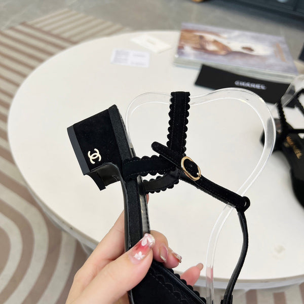 Sandali a punta CC in pelle scamosciata nera