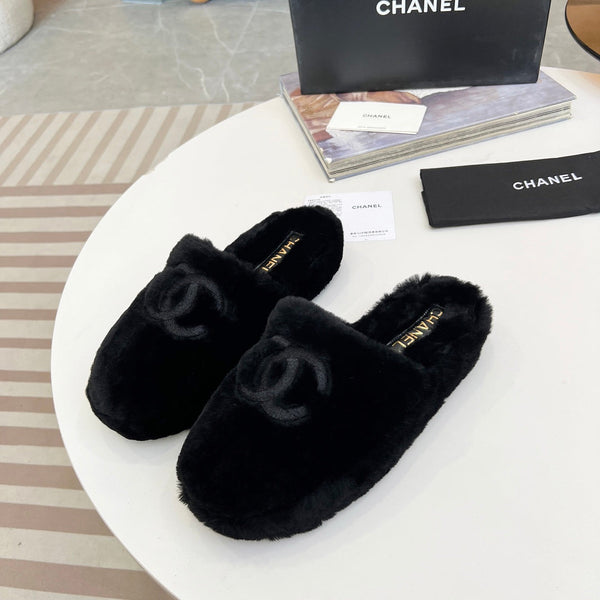 CC Slippers Black Fleece