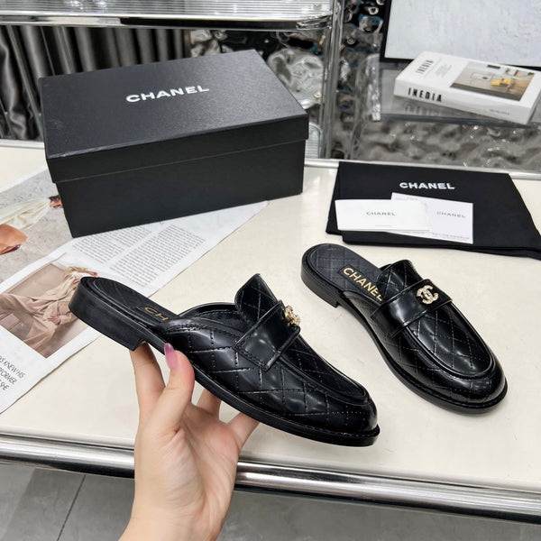 CC 25 Mule Black Patent Cowhide 338677