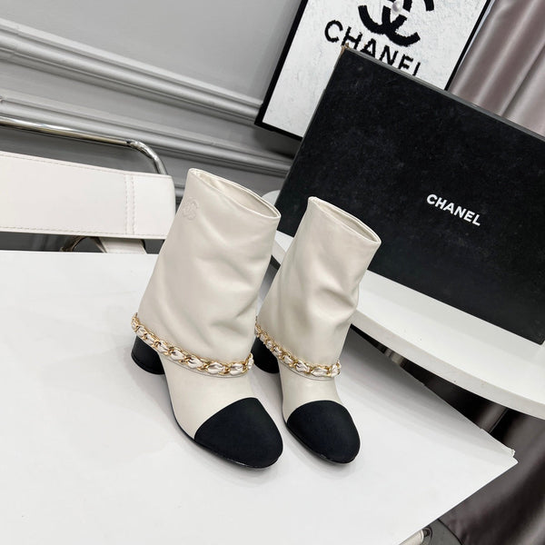 CC 25 Short Boots With Chain 55mm White Cowhide Black Grosgrain 374028