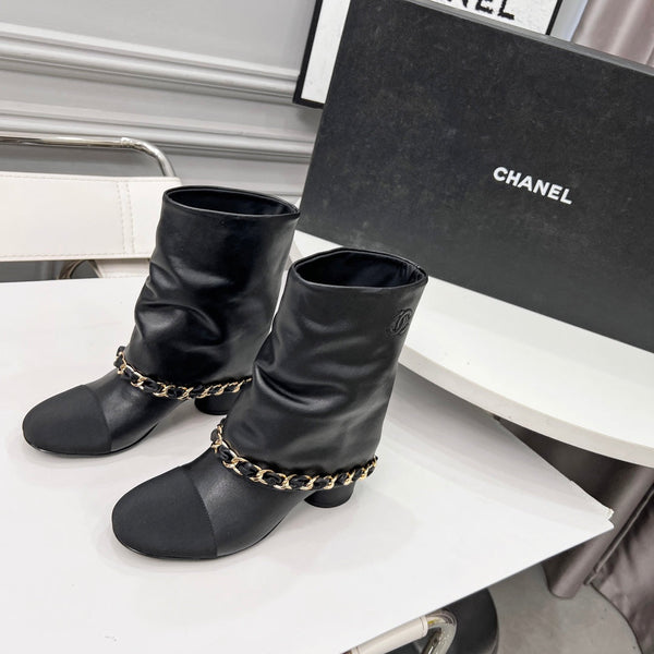 CC 25 Short Boots With Chain 55mm Black Cowhide Grosgrain 374029