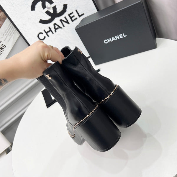 CC 25 Chelsea Ankle Boots With Chain 85mm Black Sheepskin 374035