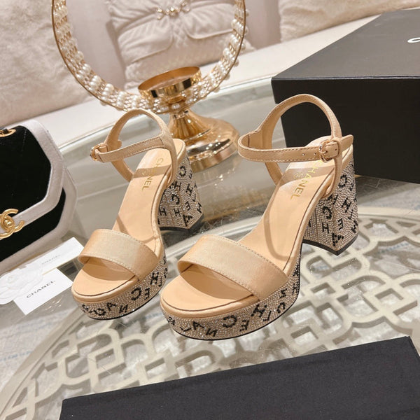 CC 25C 10CM Sandali con tacco medio Tessuto crema 213326