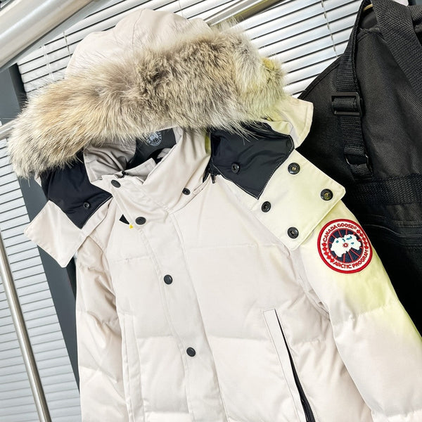 C. Goose Down Jacket White Polyester 0021