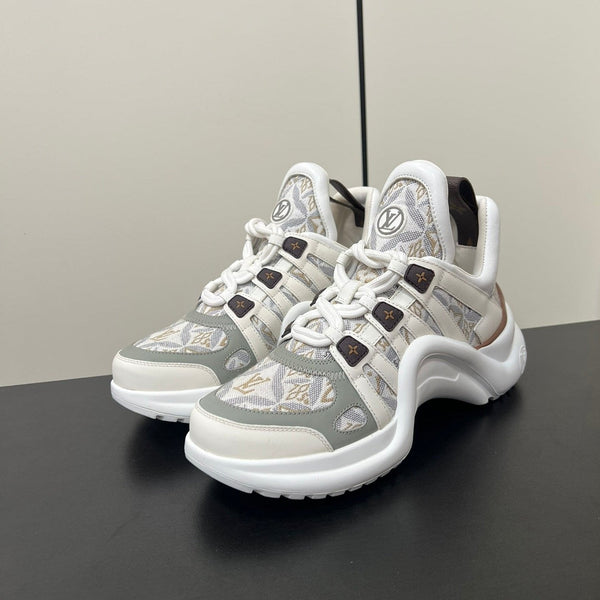 Sneaker LV Archlight 50mm Tessuto jacquard monogrammato bianco grigio marrone