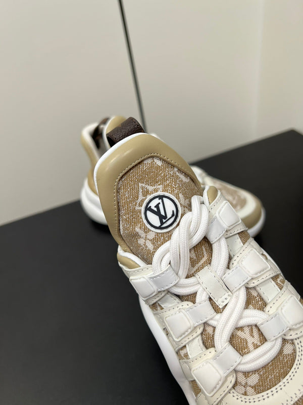 Sneaker LV Archlight 50 mm in tessuto jacquard monogramma bianco misto kaki