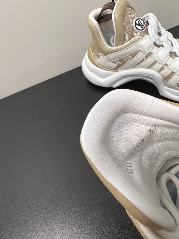 Sneaker LV Archlight 50 mm in tessuto jacquard monogramma bianco misto kaki