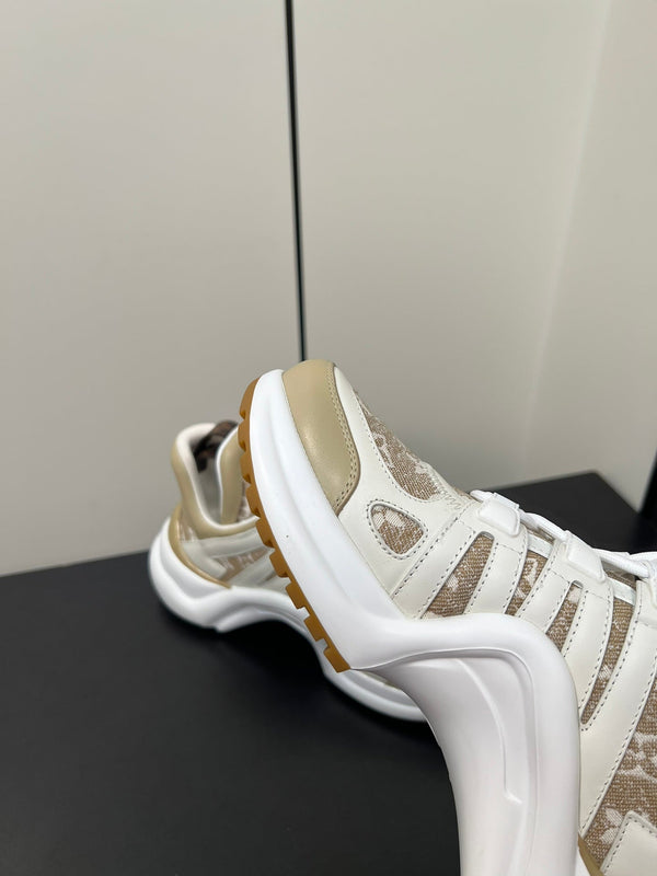 Sneaker LV Archlight 50 mm in tessuto jacquard monogramma bianco misto kaki