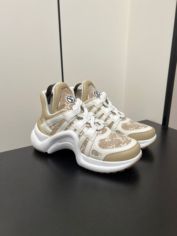 Sneaker LV Archlight 50 mm in tessuto jacquard monogramma bianco misto kaki