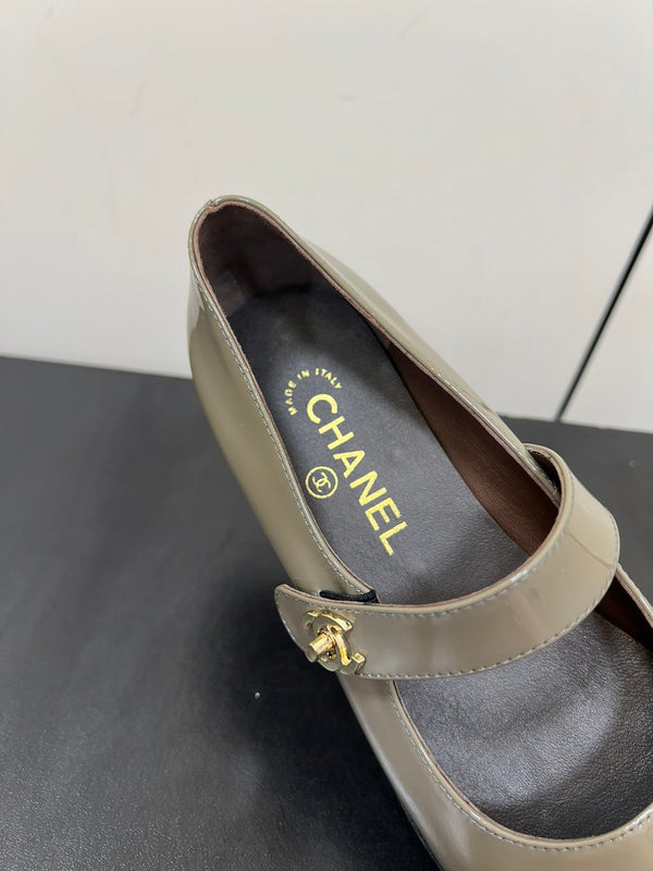 Mary Jane Flat Olive Black Patent Calfskin