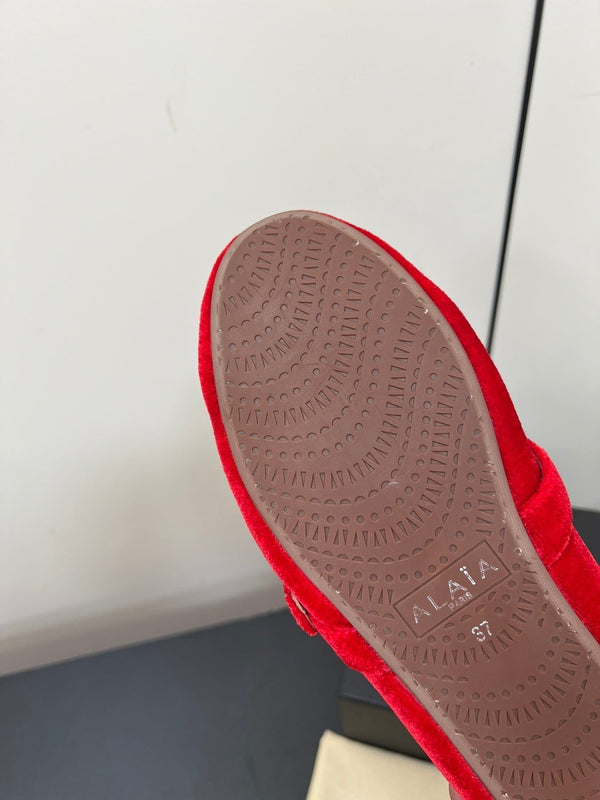 Alaila Ballet Flats In Red Velvet 975743