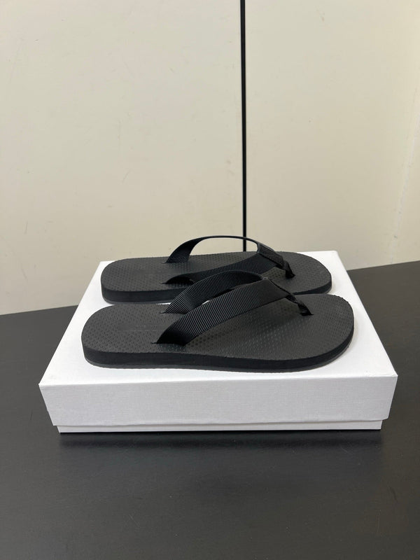 The Row Dune Flatform Thong Sandal In Black Rubber And Black Canvas 340028