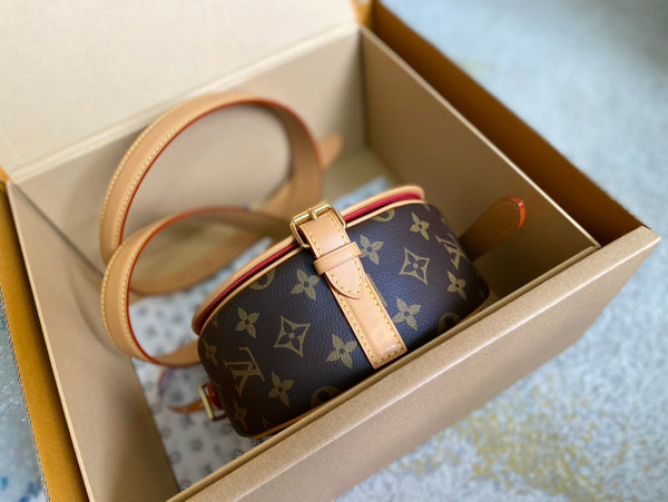 BORSA DA SELLA 18 IN TELA MONOGRAM MARRONE E RIFINITURE IN PELLE