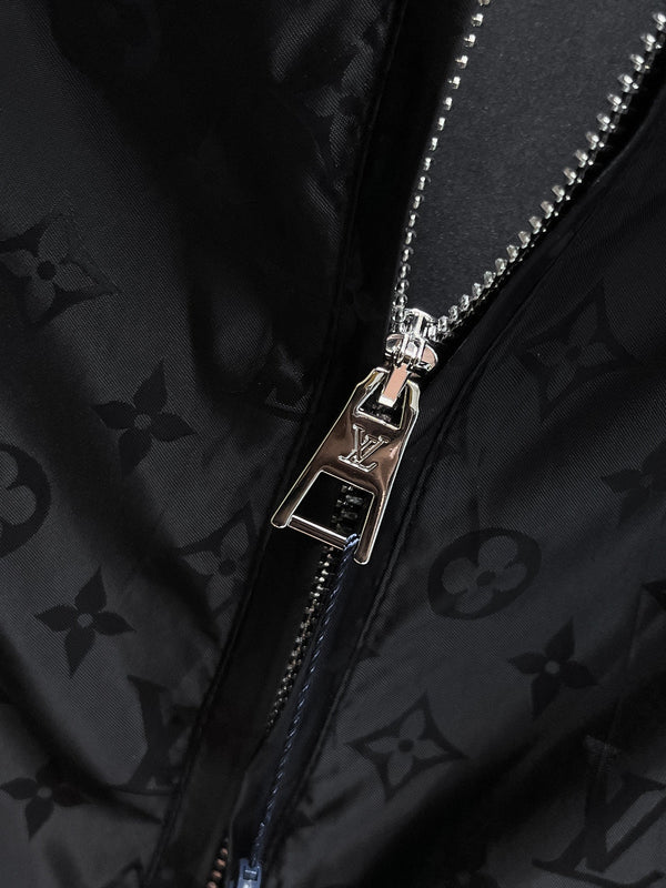 LV BLACK JACKET 239568