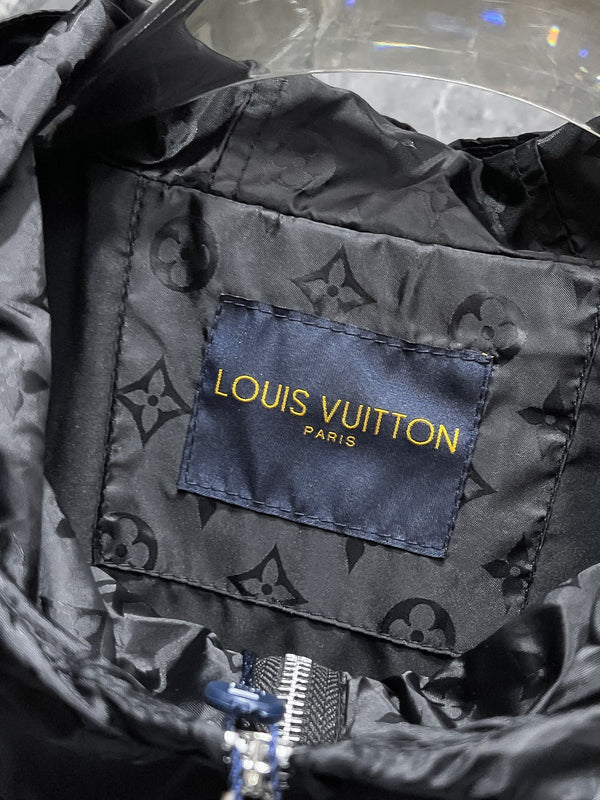 LV BLACK JACKET 239568
