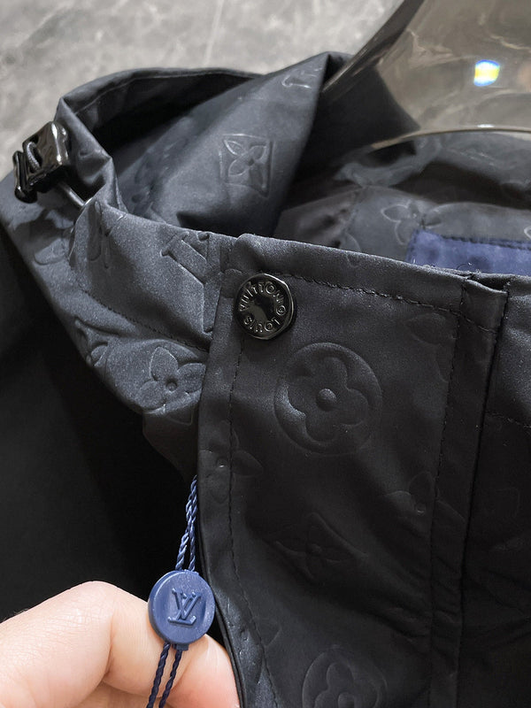 LV BLACK JACKET 239570