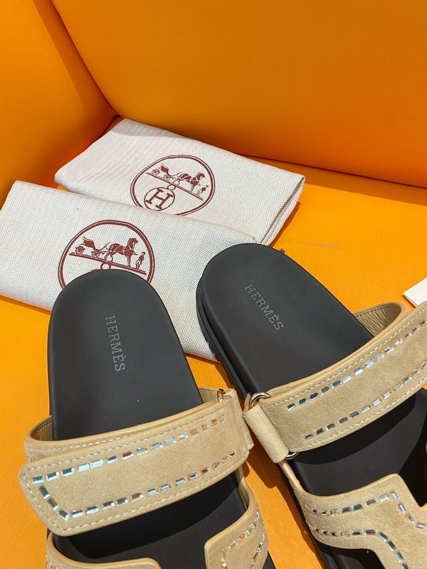 chypre sandal crystal gris tourterelle suede black calfskin