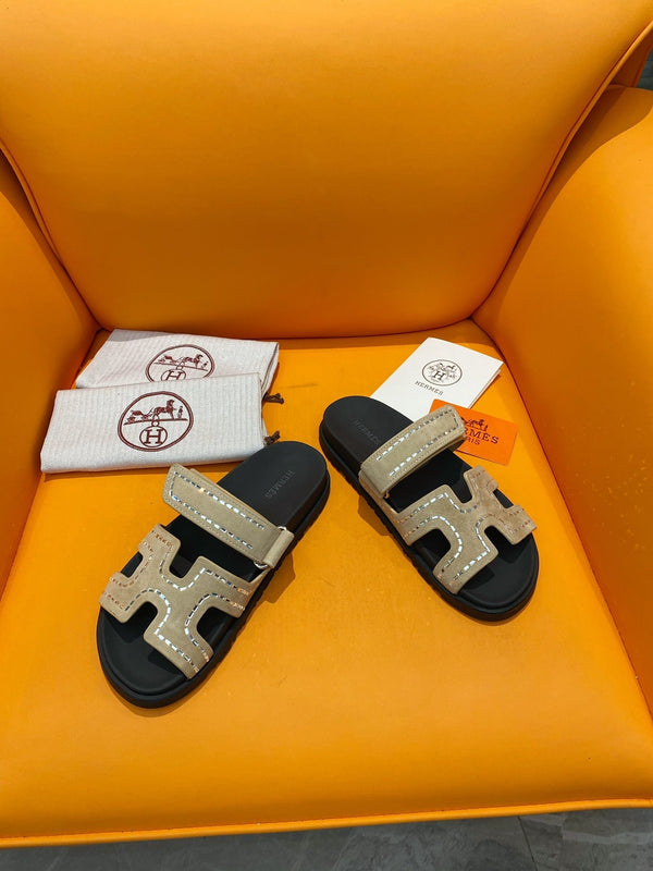 chypre sandal crystal gris tourterelle suede black calfskin