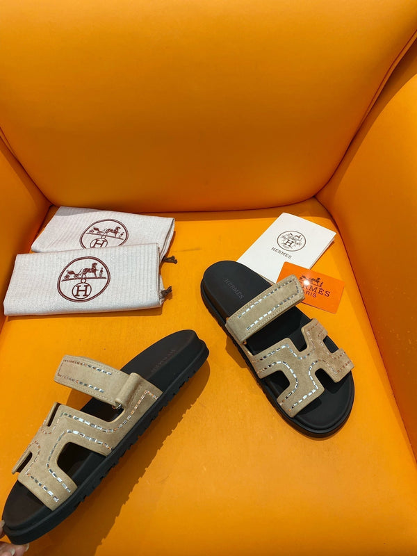 chypre sandal crystal gris tourterelle suede black calfskin