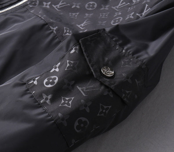 GIACCA CON CAPPUCCIO NERA LV 238990