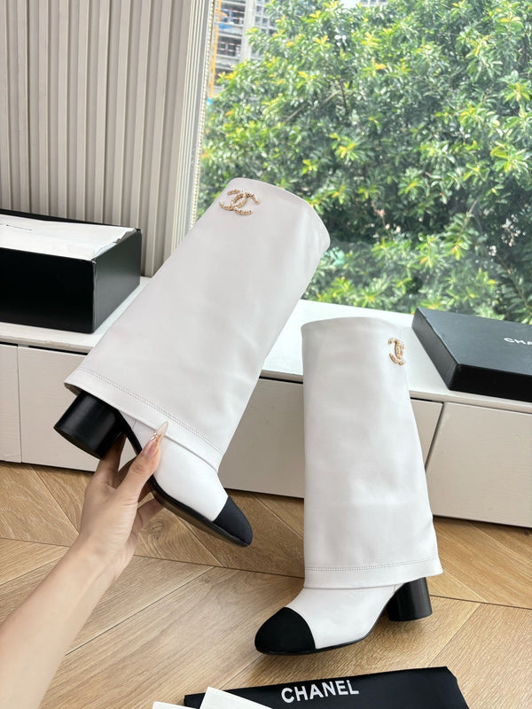 CC 25 High Boot White Calfskin Black Grosgrain 430336