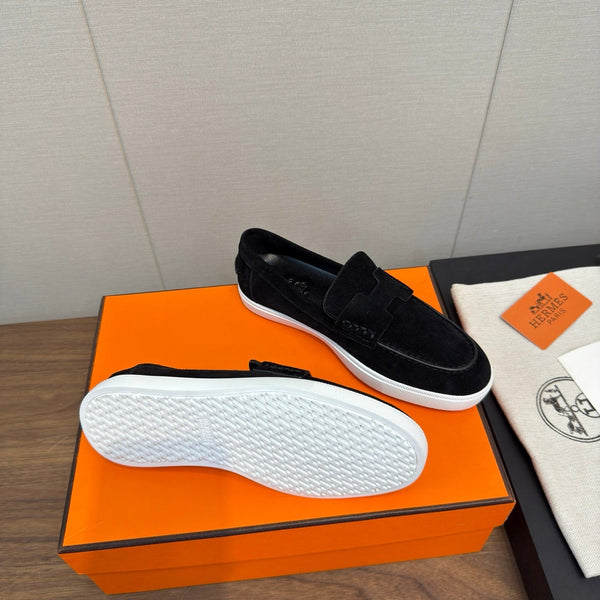 Mocassini HM 25 in pelle di vacchetta nera 329172