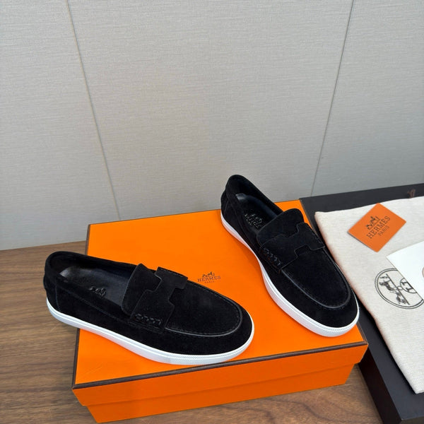 Mocassini HM 25 in pelle di vacchetta nera 329172