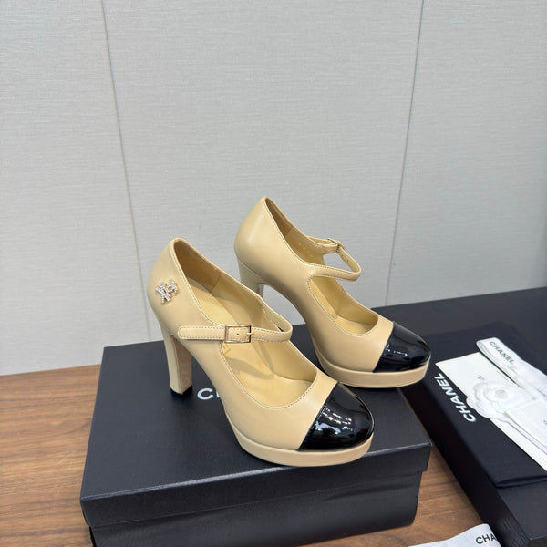 Chanel 25 High Heel Pump Beige Black Sheepskin 465593