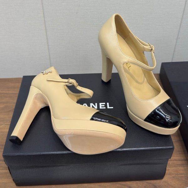 Chanel 25 High Heel Pump Beige Black Sheepskin 465593