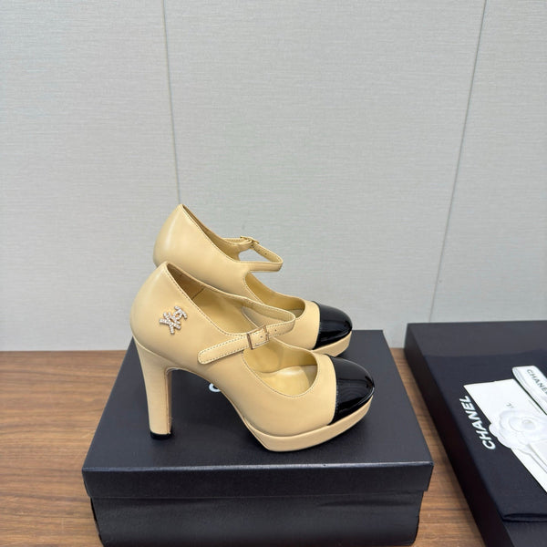 Chanel 25 High Heel Pump Beige Black Sheepskin 465593