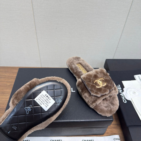 Chanel 25 Slipper Brown Smooth Lambwool 465600