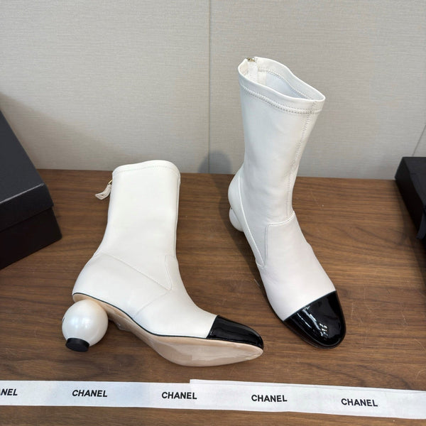CC 25B Double C Giant Pearl Ankle Boots 50mm White Sheepskin 465703