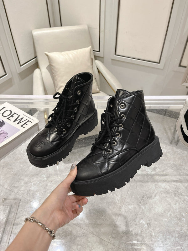 CC Combat Boots 50mm In Glossy Black Cowhide And Lambskin  944661
