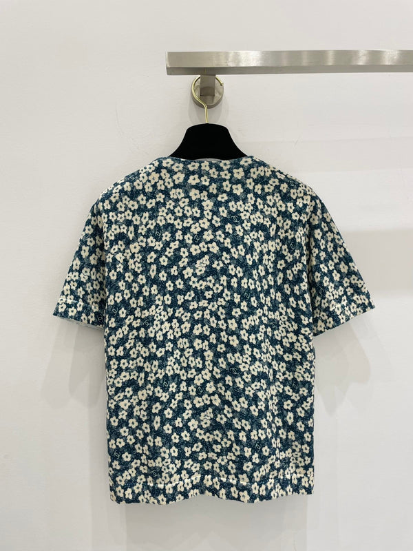 Chanel T-shirts and cut-and-sewn tops 229466