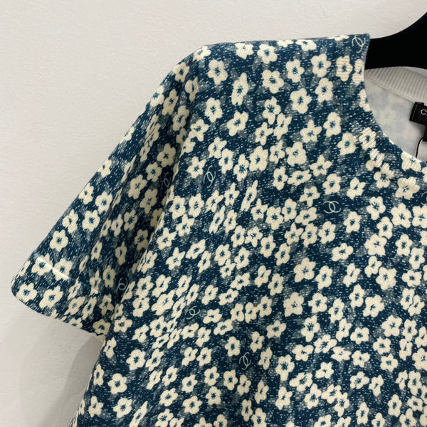 Chanel T-shirts and cut-and-sewn tops 229466