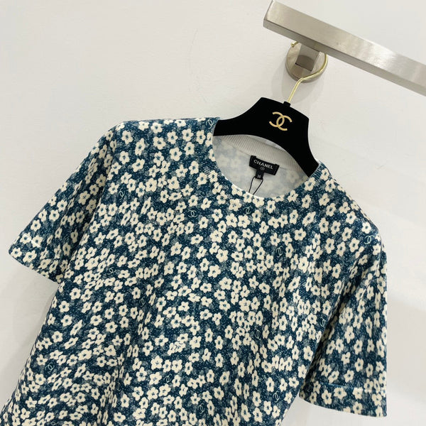 Chanel T-shirts and cut-and-sewn tops 229466