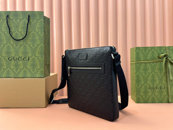 Borsa a tracolla Gucci Signature in pelle di vacchetta nera 239929