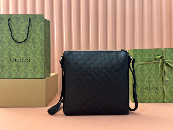 Borsa a tracolla Gucci Signature in pelle di vacchetta nera 239929