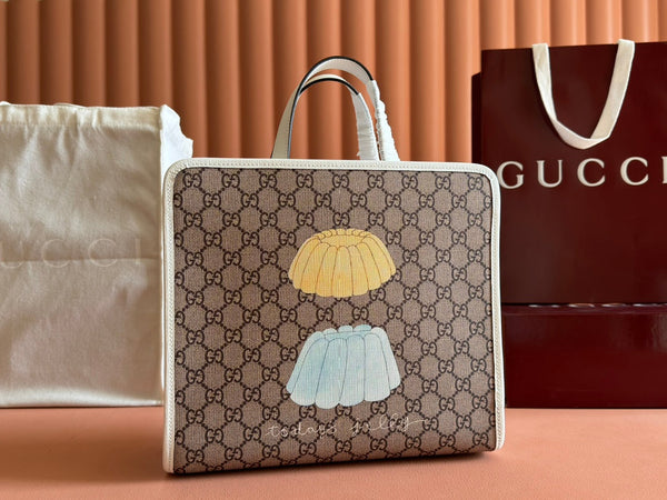 Borsa tote Gucci con stampa gatto in tela bianca e beige 231241