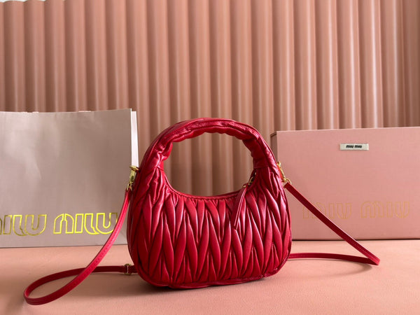 WANDER MATELASSÉ HANDBAG 23 IN CERISE RED LAMBSKIN