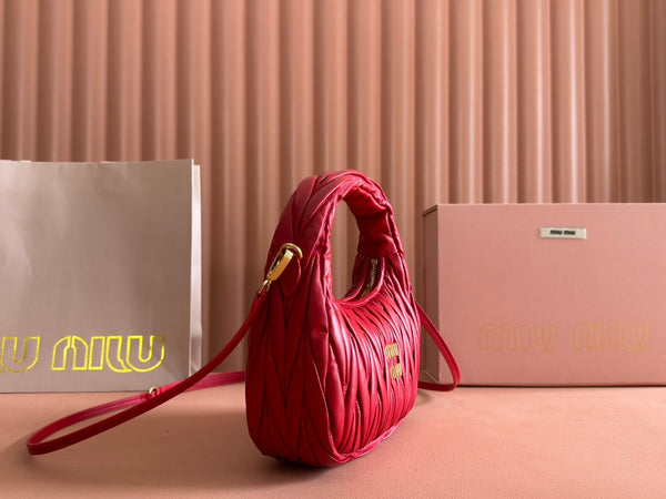 WANDER MATELASSÉ HANDBAG 23 IN CERISE RED LAMBSKIN