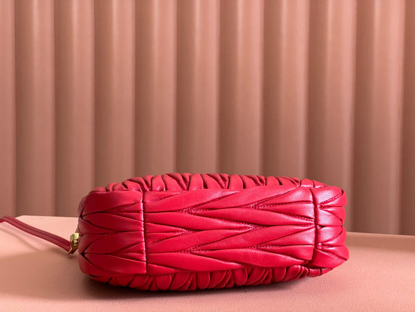 WANDER MATELASSÉ HANDBAG 23 IN CERISE RED LAMBSKIN