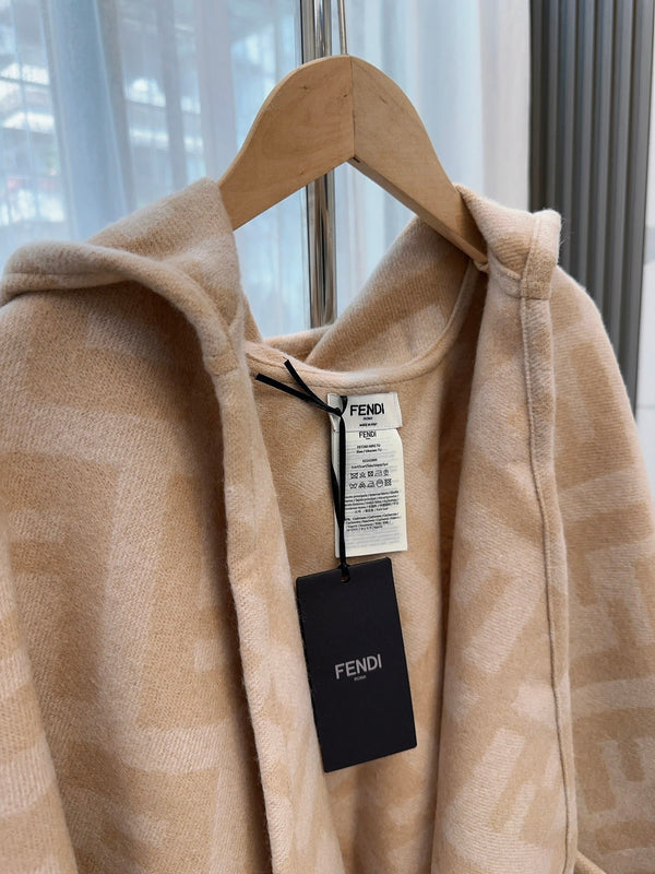 FF PONCHO IN TUSCAN BEIGE CASHMERE 413684