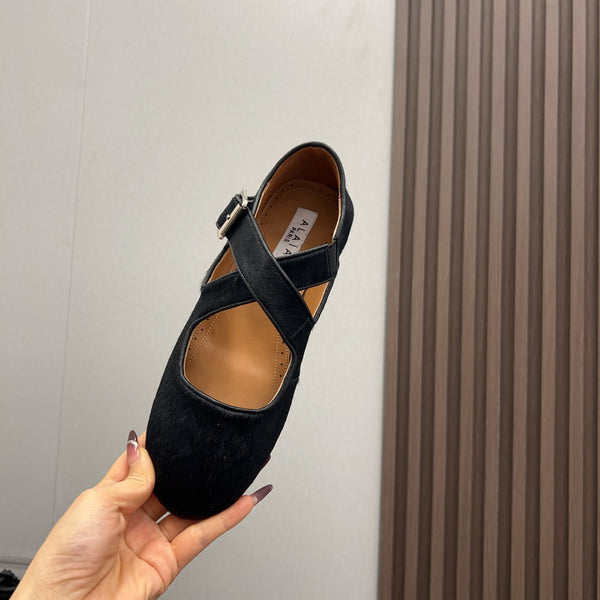 Alaila Criss Cross Ballet Flats In Black Lambskin 996055