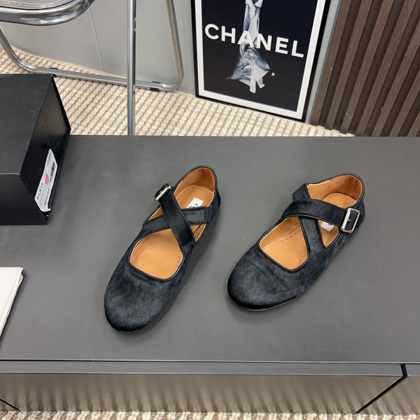 Alaila Criss Cross Ballet Flats In Black Lambskin 996055