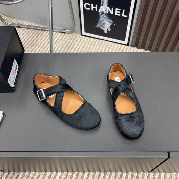 Alaila Criss Cross Ballet Flats In Black Lambskin 996055