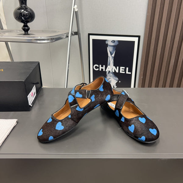 Alaila Criss Cross Ballet Flats In Black Lambskin 996063